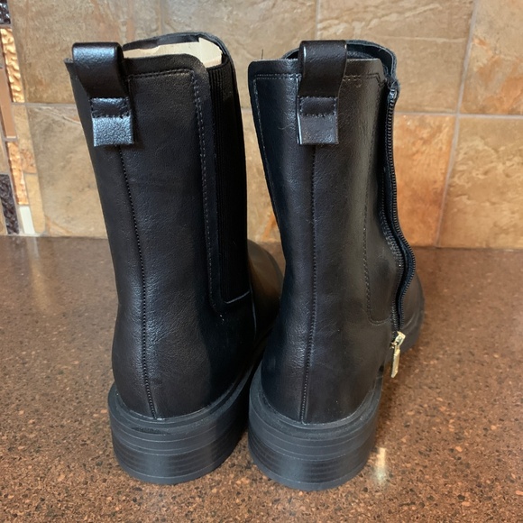 Kenneth Cole Reaction Anabelle Chelsea Boot Black size 8.5 - Picture 7 of 8